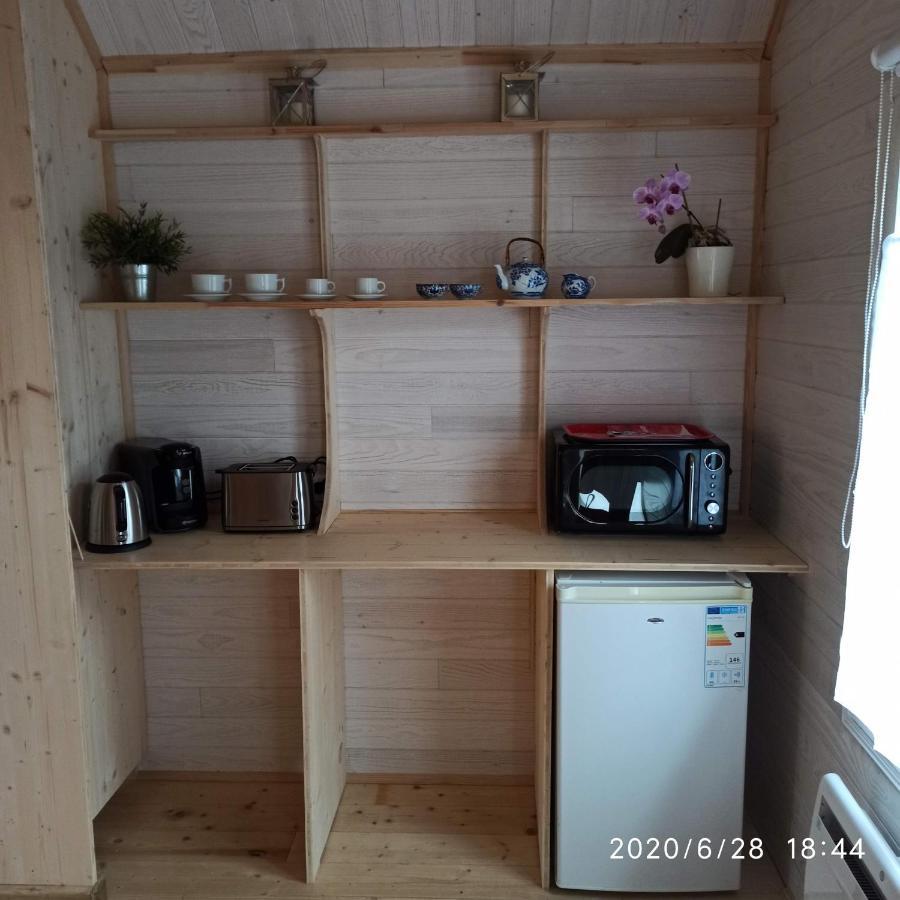 Une Tiny House A Decouvrir Au Coeur De La Cite ! Contrexeville Ngoại thất bức ảnh